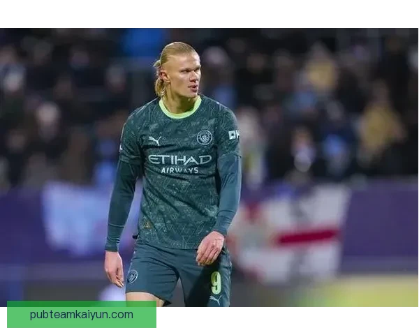 哈兰德点球主罚状态回暖，助力球队争夺榜首位置。